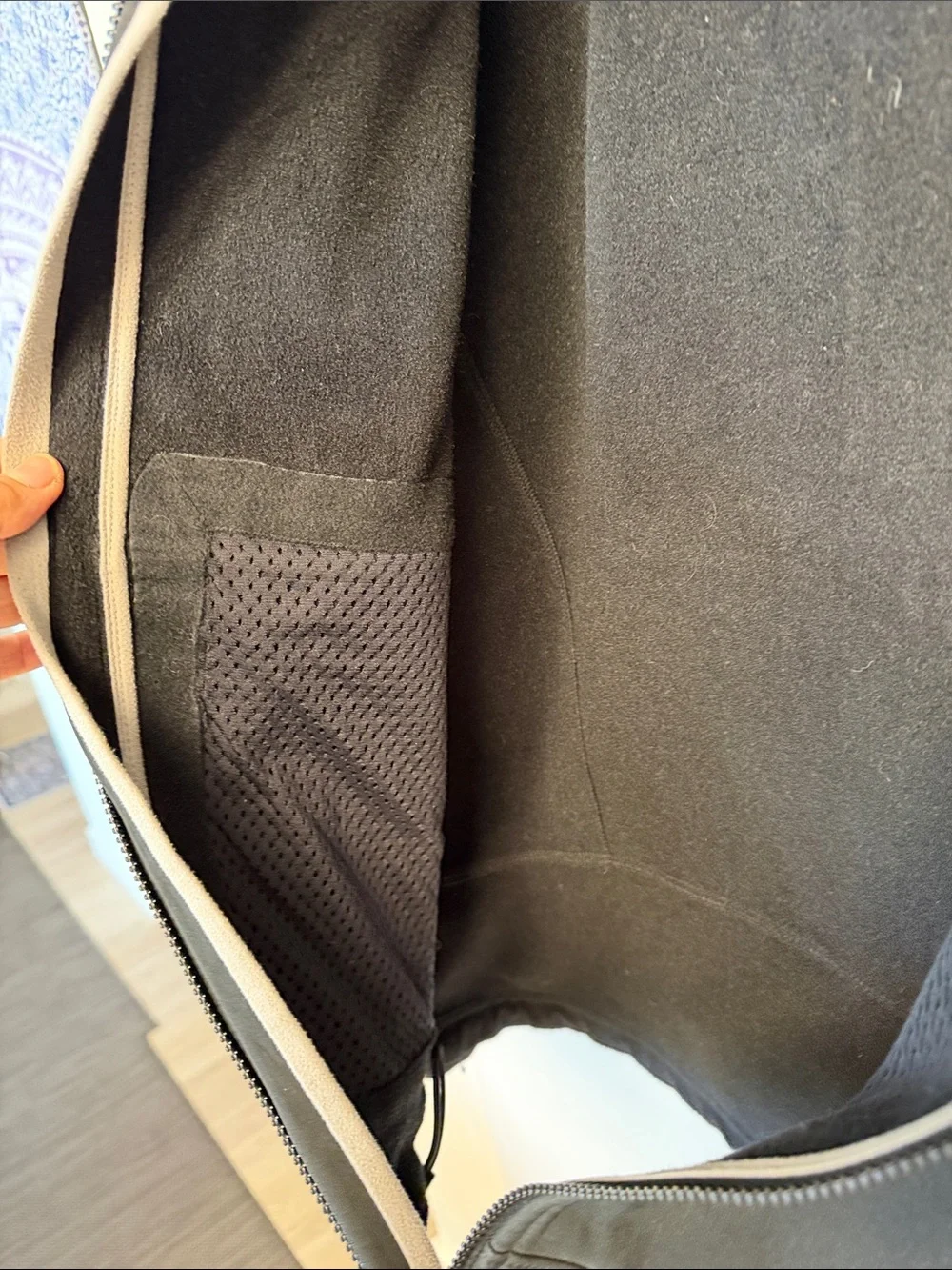 Patagonia Men's Two-Tone Black and Gray Softshell Jacket